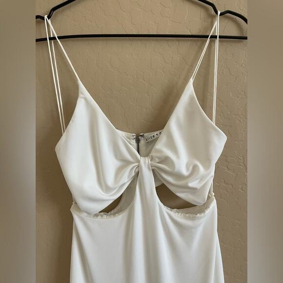 New Alice + Olivia Havana White Cut Out Maxi Dress 4 - Picture 4 of 10